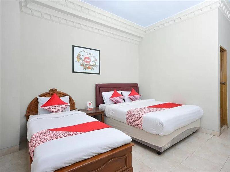 Oyo 586 Hotel Wijaya Kalasan Exterior foto