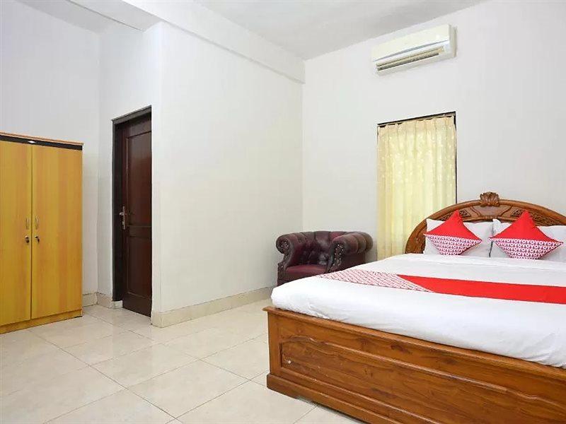 Oyo 586 Hotel Wijaya Kalasan Exterior foto